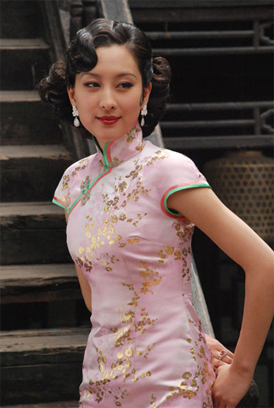 馬蘇《旗袍》飾關(guān)萍露 劇照曝光