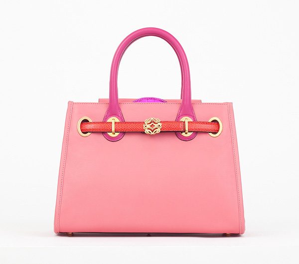 粉色控看過來!Loewe 11春夏手袋系列登場