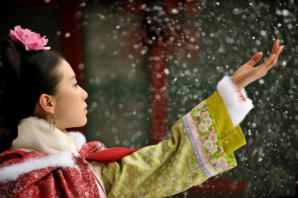 氣質(zhì)美女劉詩(shī)詩(shī)《步步驚心》美妝照