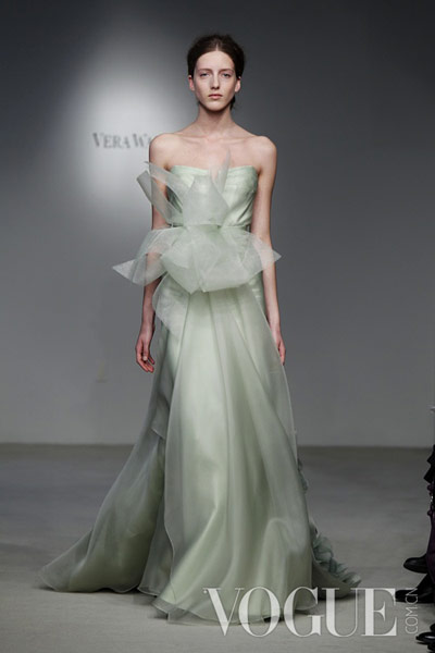 Vera Wang 2012春夏婚紗發布會:舞者情結