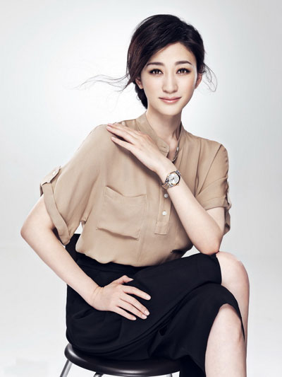 李小冉代言名表拍寫真 身材曼妙似女神