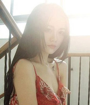 “南笙姑娘”民國(guó)復(fù)古妝萌到爆 成宅男新女神