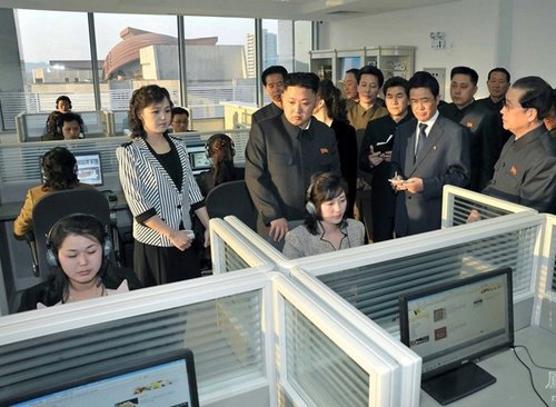 朝鮮第一夫人李雪主改變形象引關注 Dior包不離手