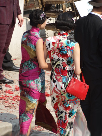 《觸不可及》片場(chǎng)美女旗袍照曝光