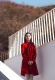 張辛苑烈焰紅裙復古范 演繹剛柔并濟大女人