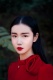 張辛苑烈焰紅裙復古范 演繹剛柔并濟大女人