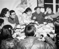 一戶家庭65年來的全家福 告訴你時間都去哪兒了