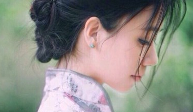 北大美女旗袍照走紅 網友誓要考北大看旗袍美女