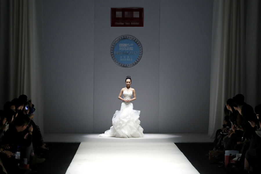 楊蓉時尚T臺秀 熒屏恨嫁女披婚紗