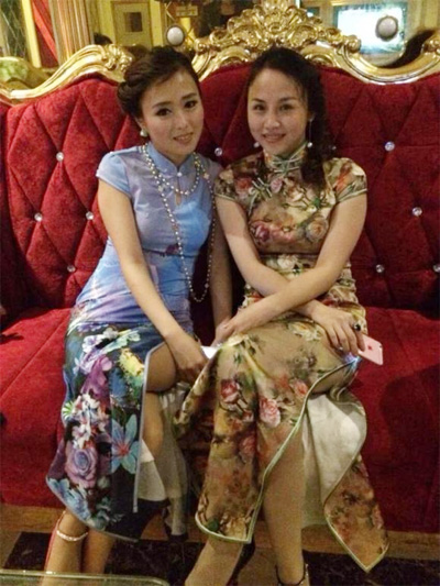 熟女身穿旗袍開派對 美翻全場