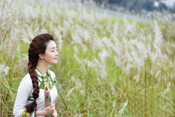 內江“甜女”驚艷亮相 甜美如畫清純飄逸