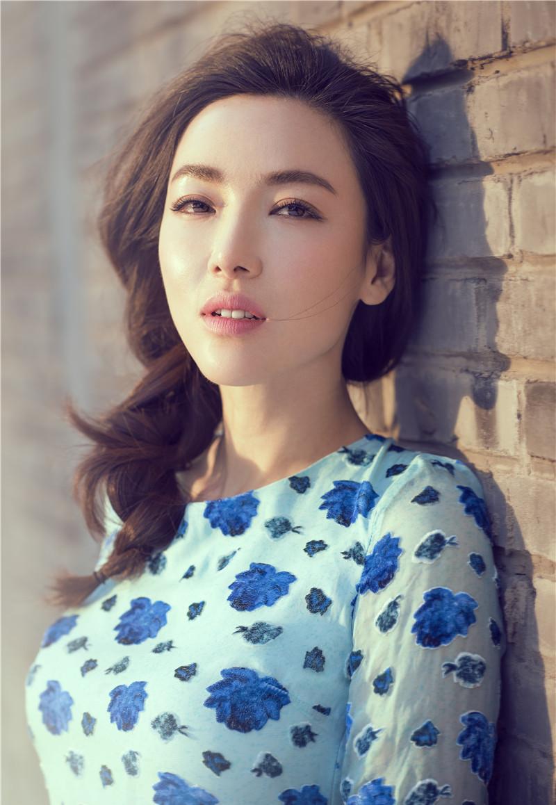 女星葉一云夏日寫真 改良旗袍裝性感大方