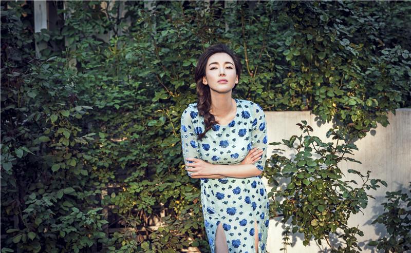 女星葉一云夏日寫真 改良旗袍裝性感大方