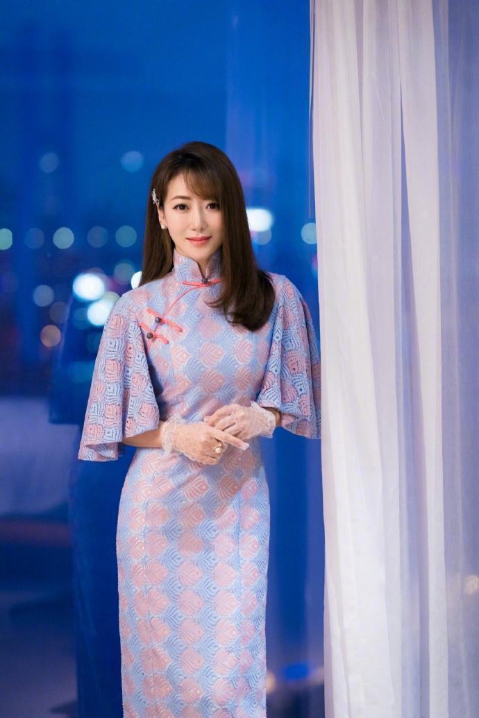 39歲的陳紫函，一身旗袍美出了新高度
